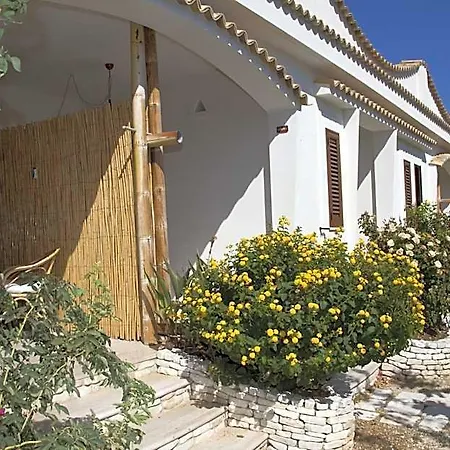Oasi Hotel *